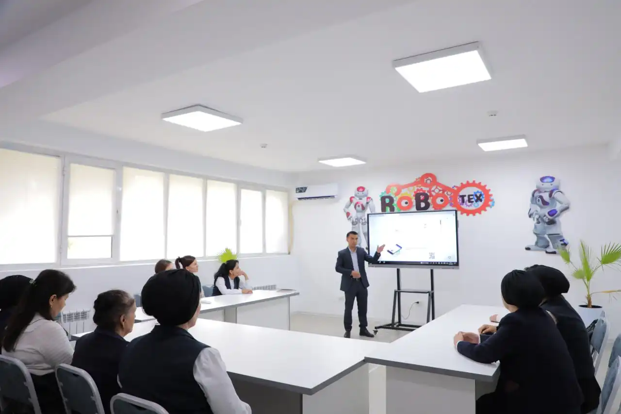 “Innovatsion taʼlim texnologiyalari va vositalari” nomli o‘quv-uslubiy qo‘llanma taqdimoti bo‘lib o‘tdi