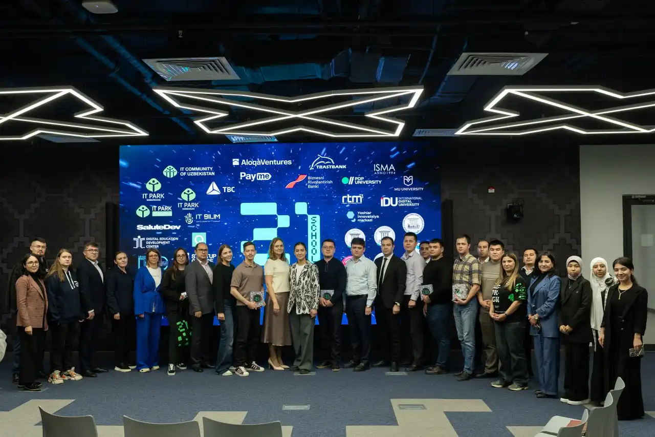 Ta'limni rivojlantirish respublika markazi vakillari School 21 "Demo kuni"da ishtirok etishdi